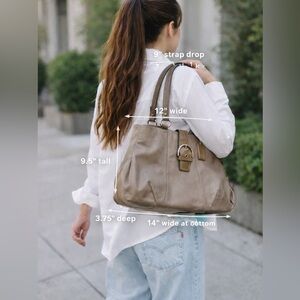 Elegant Coach Leather Tote Bag
